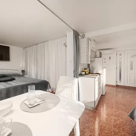 Studio Apartman Vodice Exterior photo